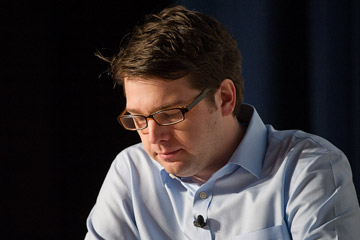 Groupon CEO Andrew Mason Fights to Keep His Job